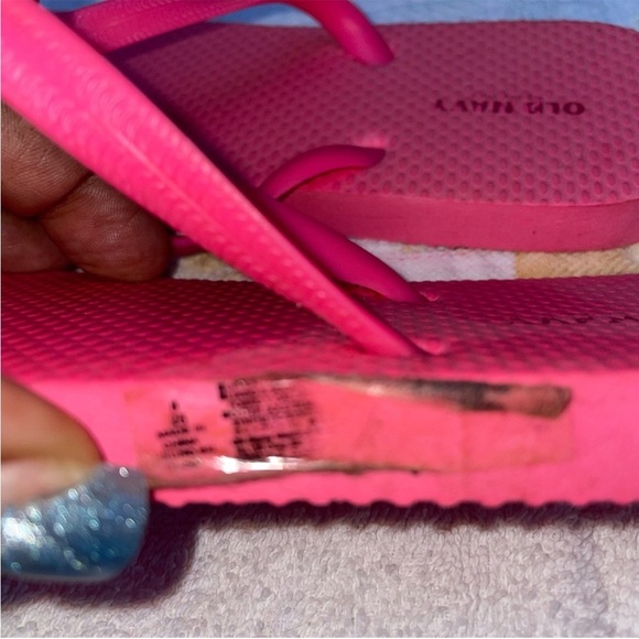 Old Navy Vibrant Pink Sandals - Picture 2 of 3